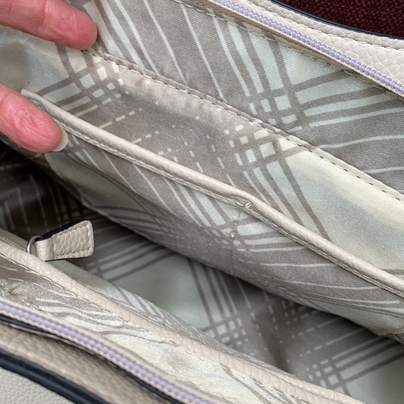 London Fog Andre SA Handbag/Shoulder Bag - Picture 9 of 16